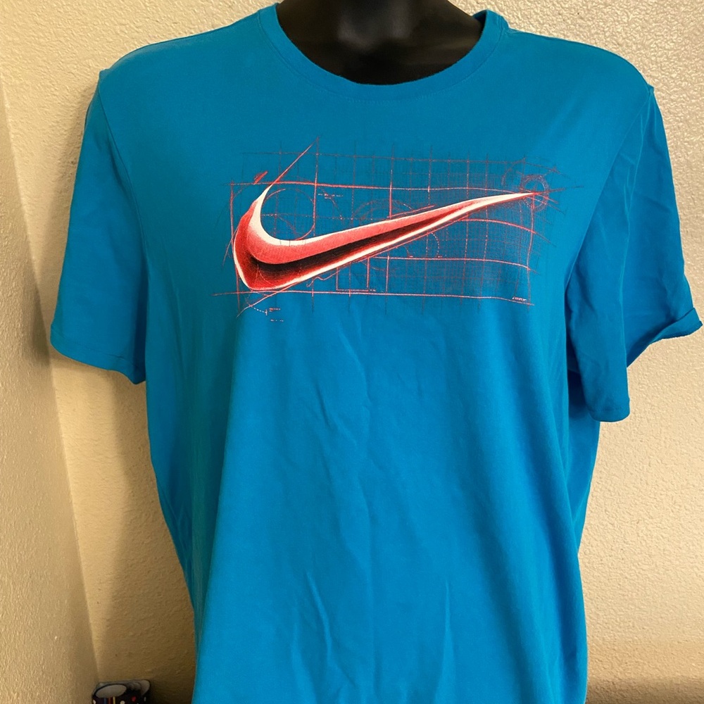 Men’s Nike T-shirt